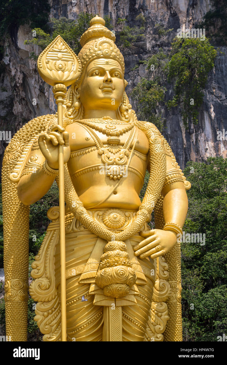 Murugan Statue am Eingang des Batu-Höhlen in der Nähe von Kuala Lumpur, Malaysia Stockfoto