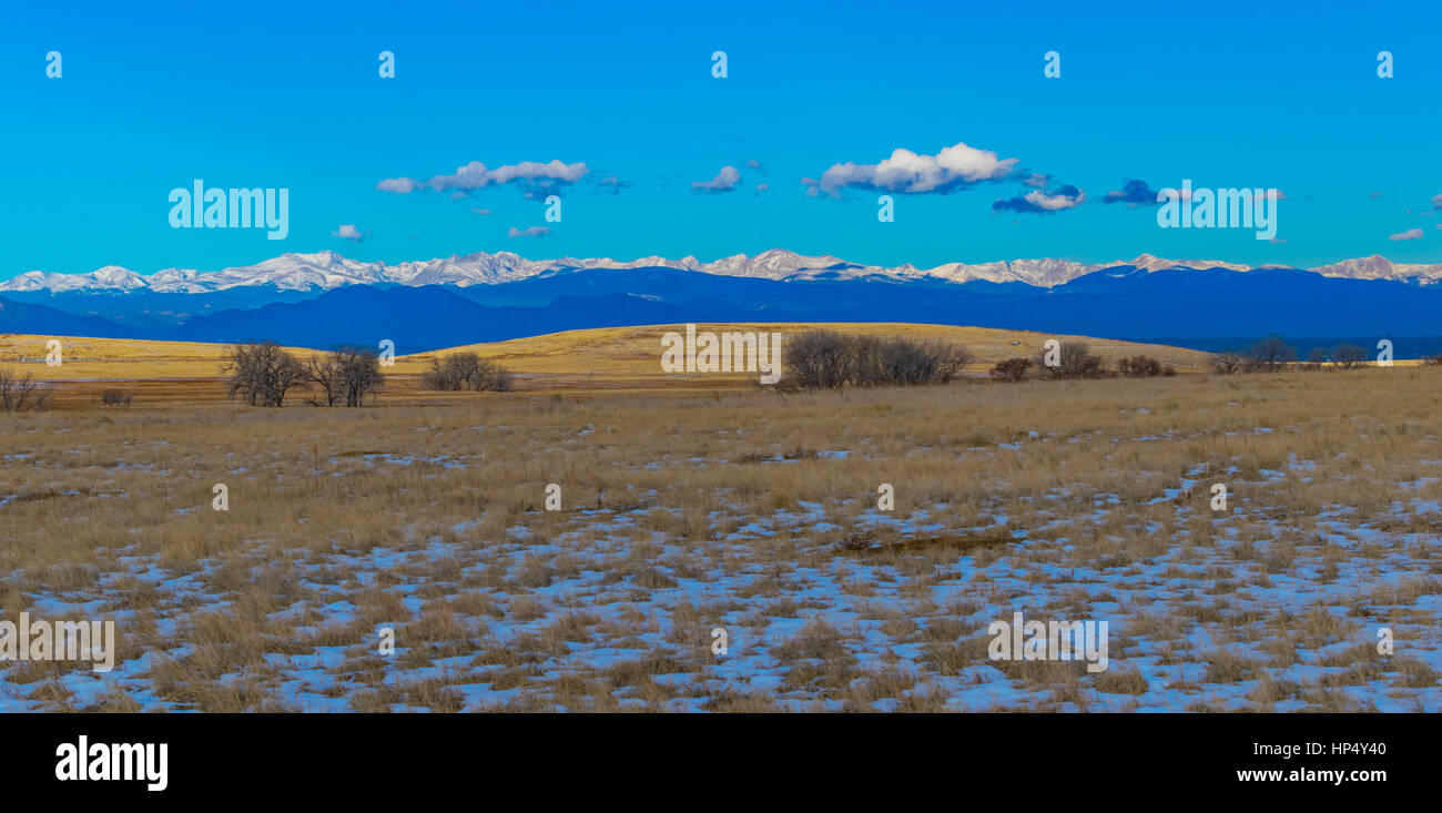 Morgen auf den Ebenen von Colorado mit Berg Hintergrund Stockfoto