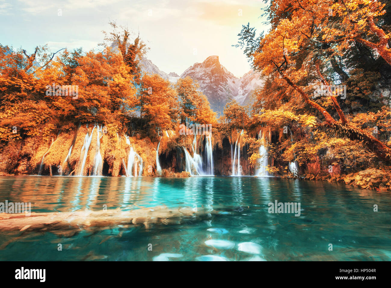 Malerischen Blick auf das türkisfarbene Wasser und Sonnenlicht. Stockfoto
