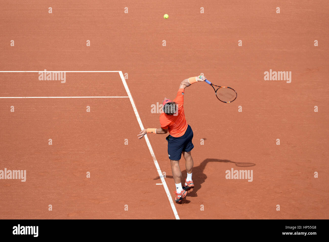 BARCELONA - 24 APR: David Ferrer (spanischer Tennisspieler) feiert einen Sieg auf der ATP Barcelona Open Banc Sabadell Conde de Godo-Turnier am Degen Stockfoto