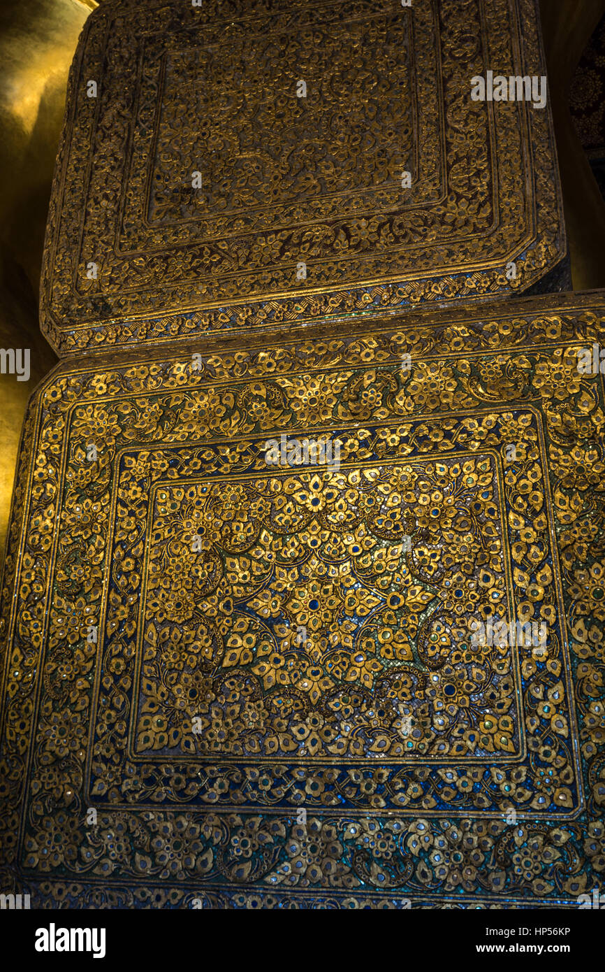 Buddhistischer Tempel des sich zurückneigenden Buddha (Wat Pho) in Bangkok, Thailand Stockfoto