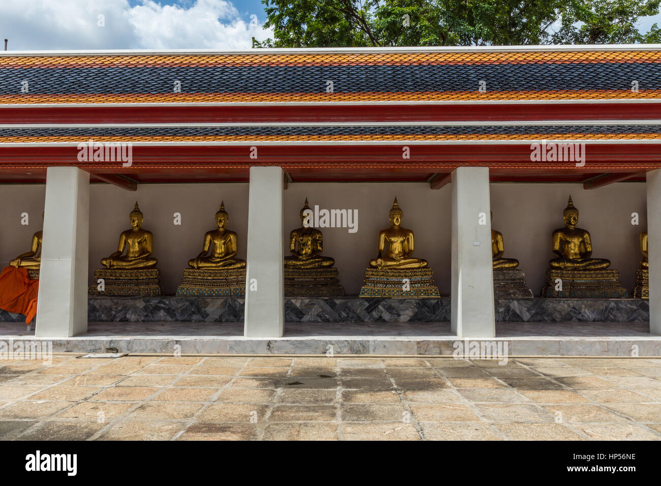 Buddhistischer Tempel des sich zurückneigenden Buddha (Wat Pho) in Bangkok, Thailand Stockfoto