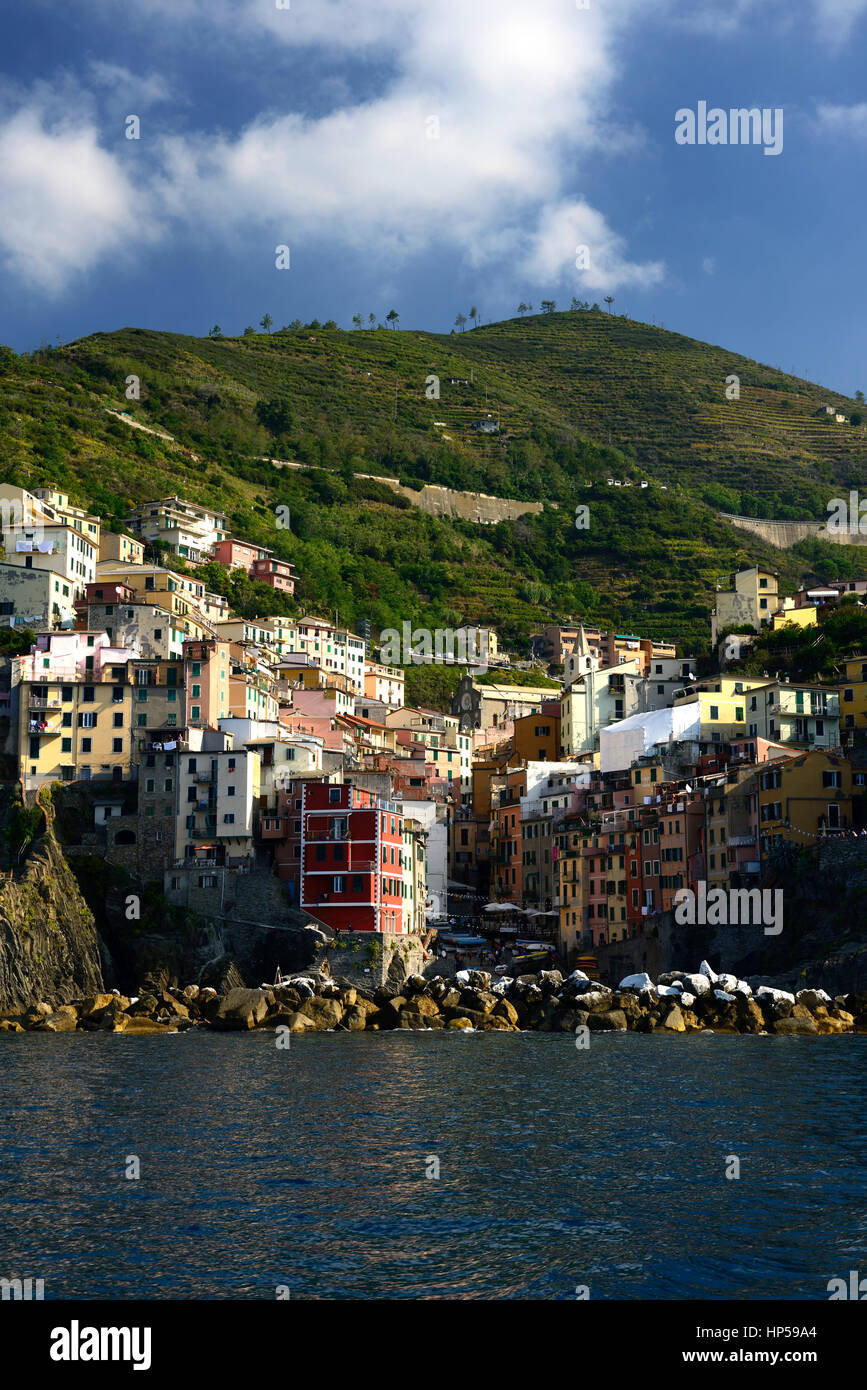 Riomaggiore, Cinque Terre, Küste, Küste, Dorf, Dörfer, Klippe, Felsen, Klippe, bunt, bunt, Häuser, Geschäfte, Gebäuden, Räumlichkeiten, tour Stockfoto