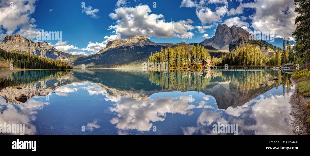 Panorama der Emerald Lake im Yoho Nationalpark, Britisch-Kolumbien, Kanada. Stockfoto