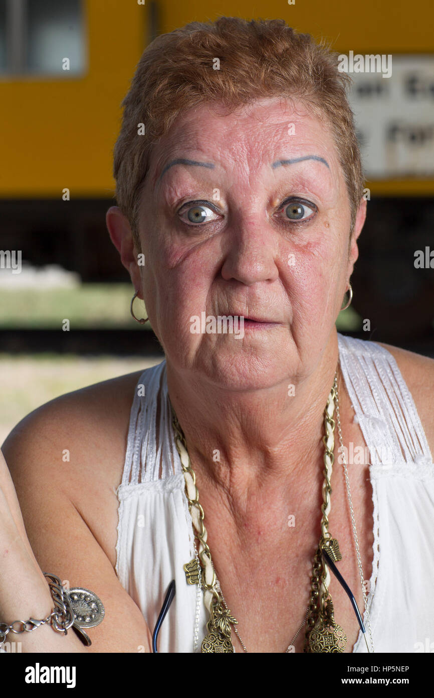 Datei-Pic: Smithville, Texas, USA. 15. Juli 2011. Norma McCorvey, die anonyme Kläger bekannt als Jane Roe in dem Urteil des Obersten Gerichtshofs Wahrzeichen 1973 Roe vs. Wade Legalisierung der Abtreibung in den Vereinigten Staaten, schwingt in einem lokalen Park.  McCorvey starb, 18. Februar 2017 in einem betreutes Wohnen-Center in Katy, Texas Credit: Bob Dämmrich/Alamy Live News Stockfoto