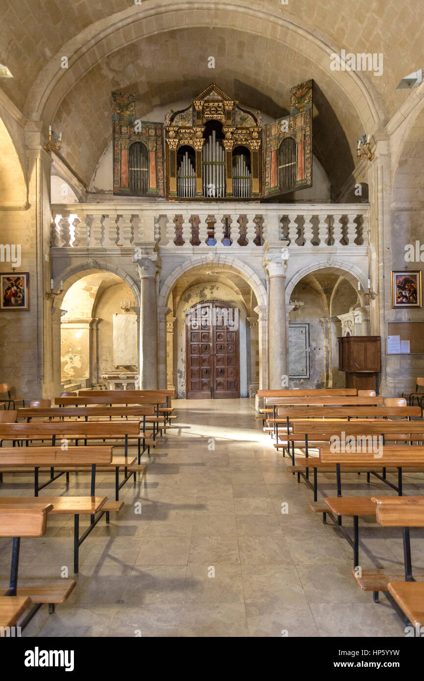 Innenraum der alten Kathedrale von Sant'Antonio Abate, Castelsardo, Sassari, Golf von Asinara, Sardinien, Italien Stockfoto