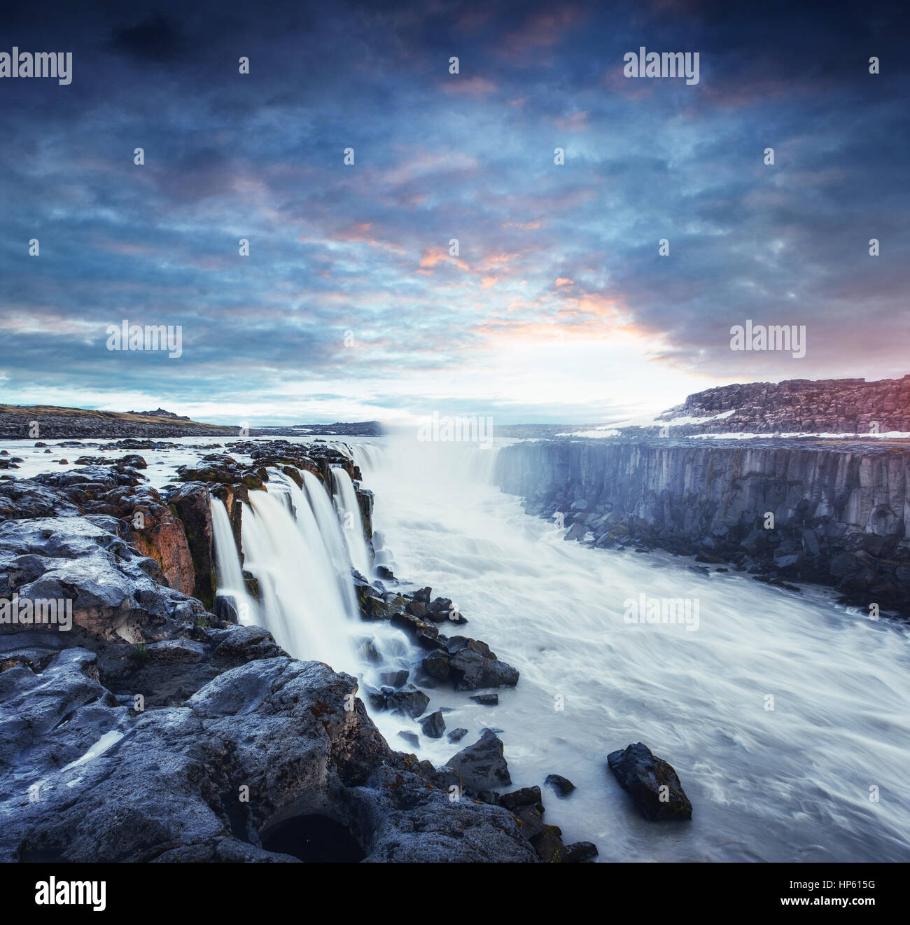 Fantastische Aussicht von Selfoss Wasserfall im Nationalpark Vatnaj Stockfoto