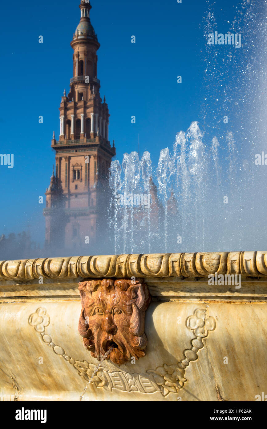 Brunnen am Plaza del Espana in Sevilla, Spanien Stockfoto