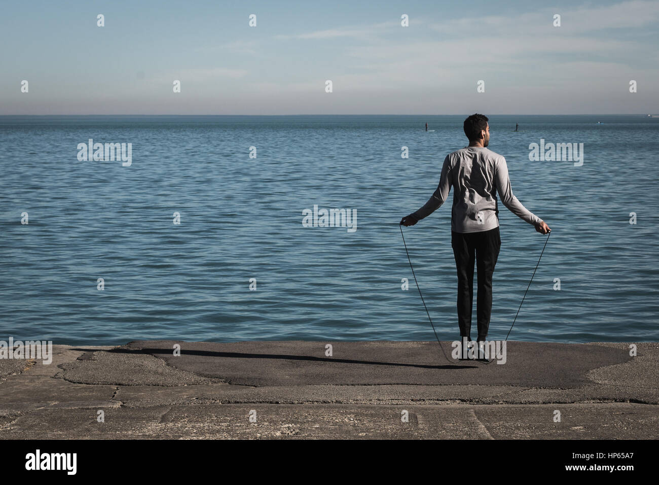 Männlichen Training direkt am Lake Michigan, Chicago, IL Stockfoto
