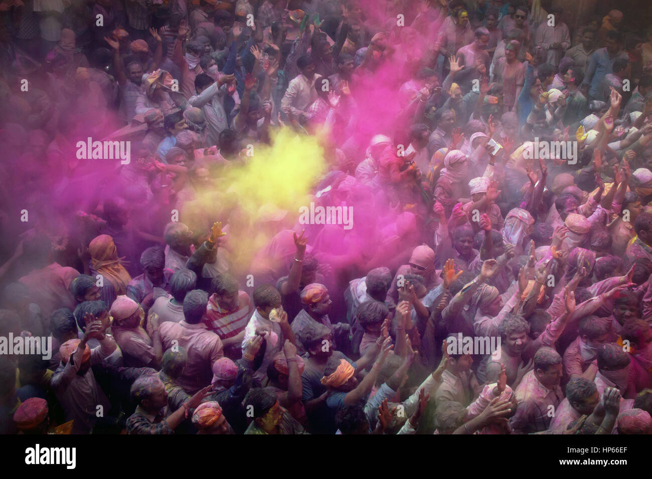 Holi Feierlichkeiten in Vrindavan, Indien Stockfoto