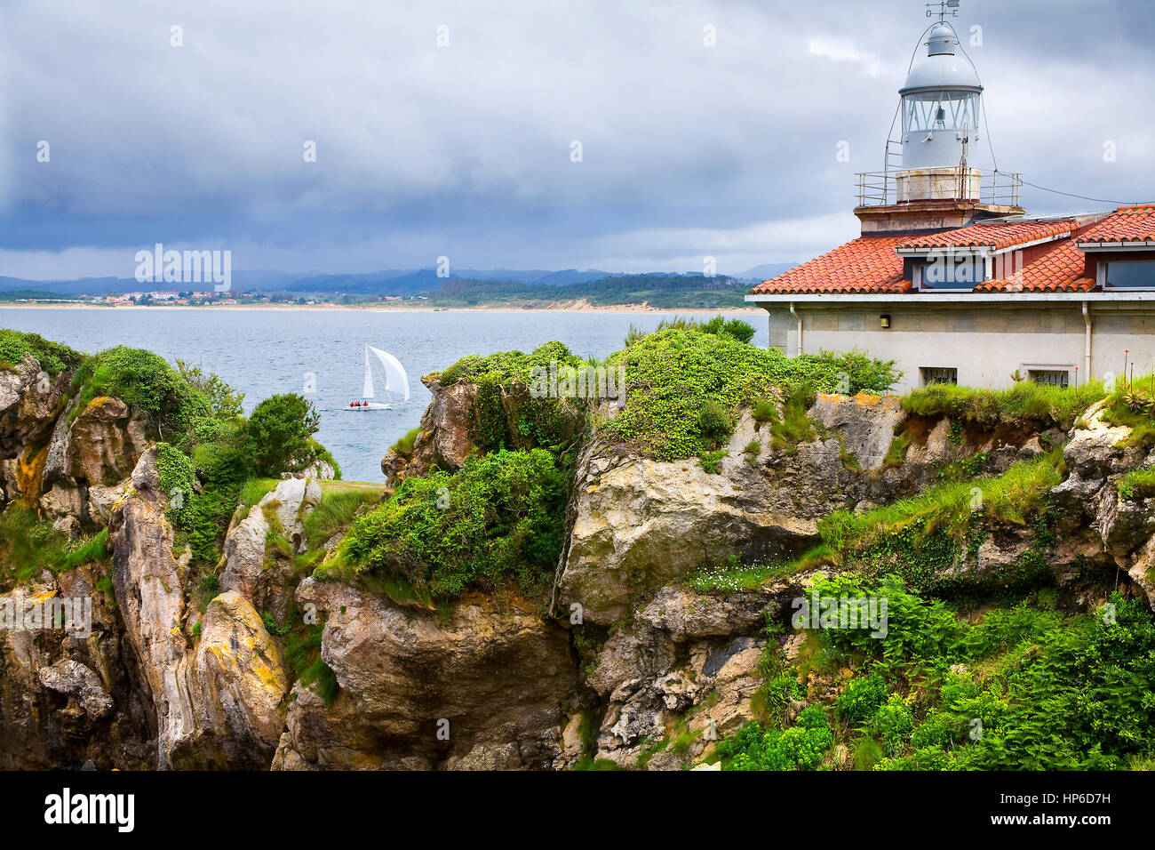 Leuchtturm und Küste. Stockfoto