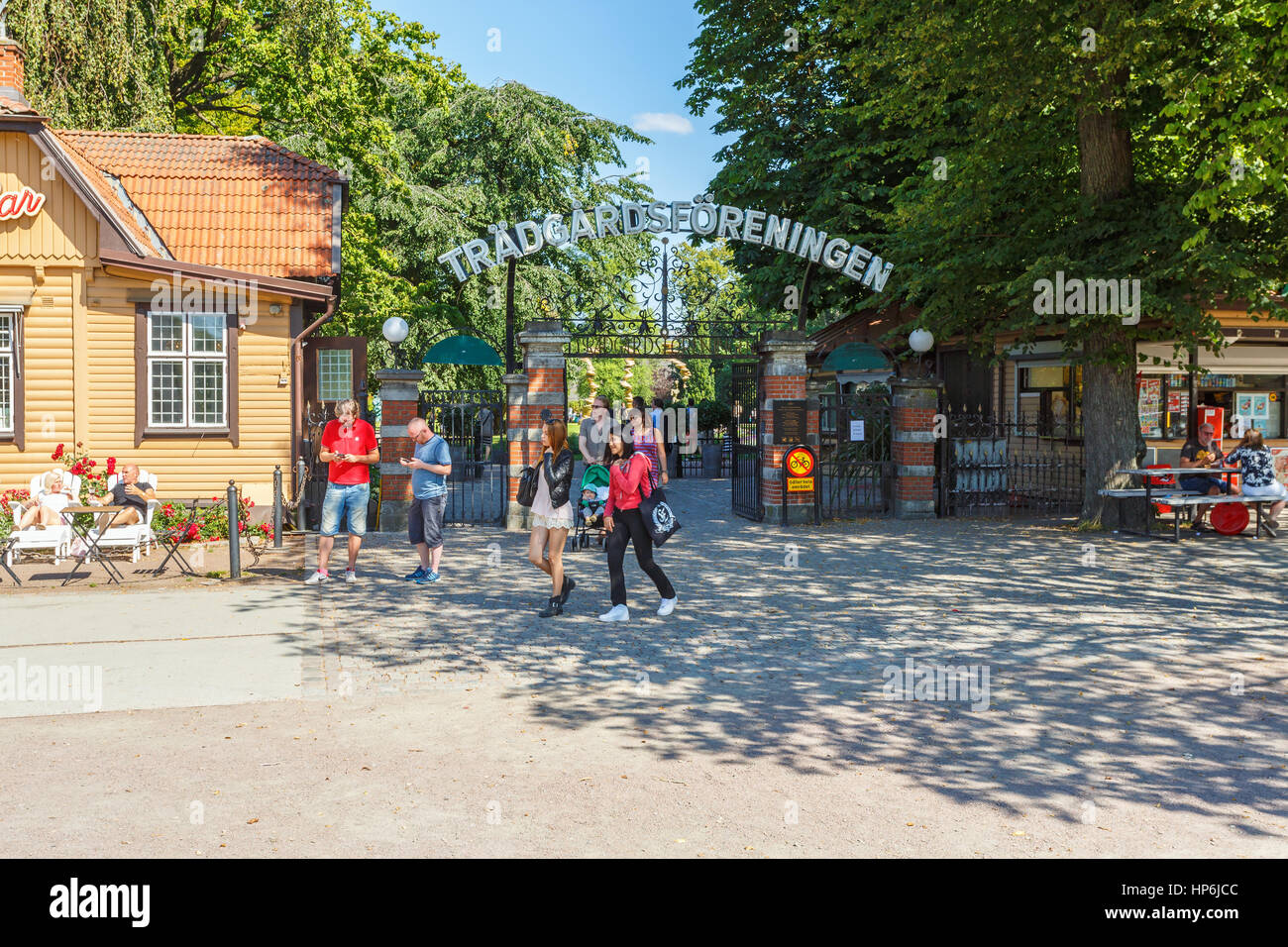 Eingang zum Garten Gesellschaft von Göteborg mit Besuchern Stockfoto