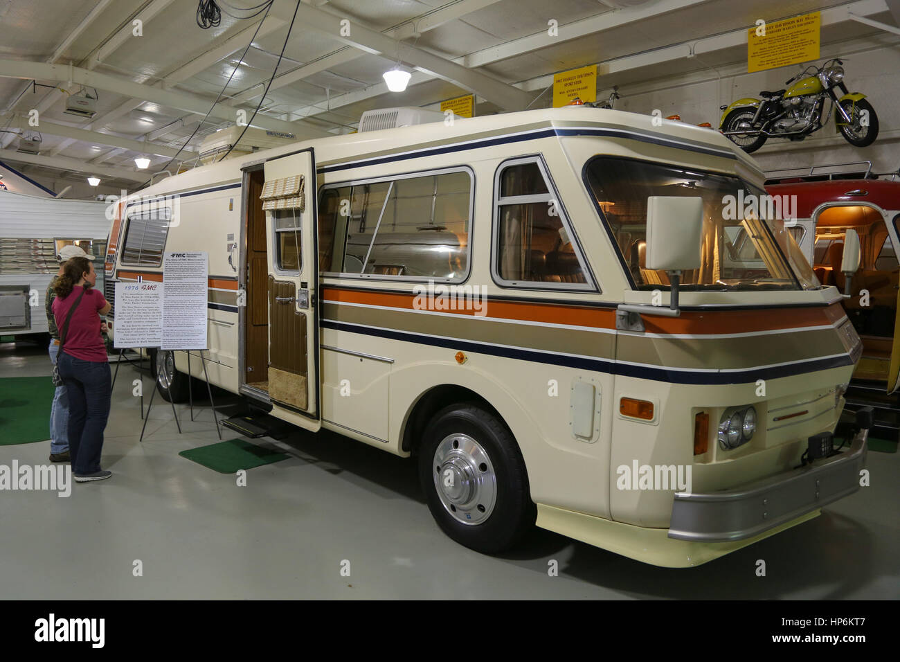 1976-FMC-Wohnmobil im Jack Sisemore Traveland RV Museum Stockfoto