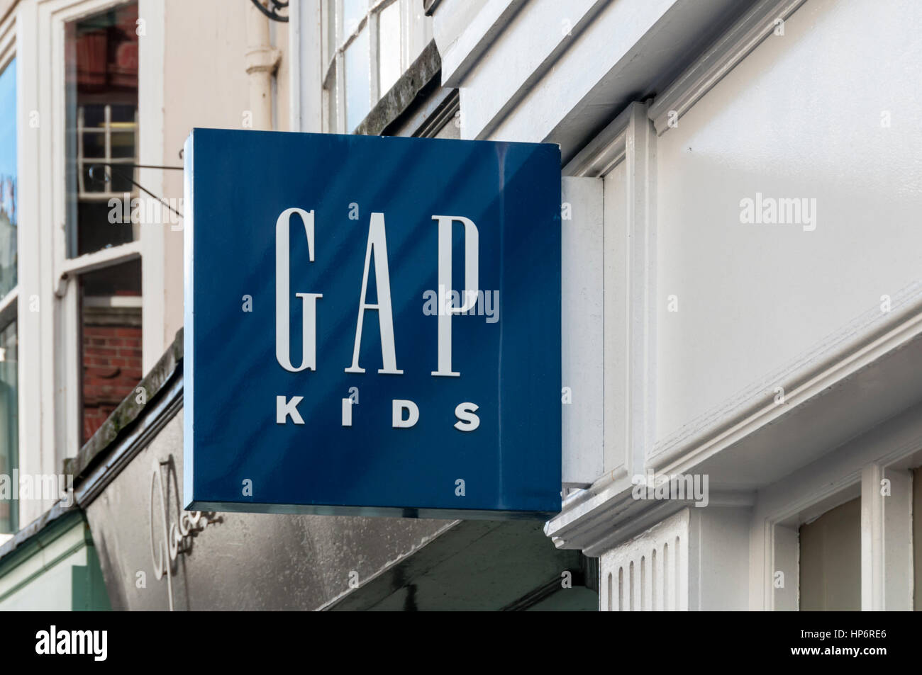 Einem Ladenschild für Gap Kids. Stockfoto