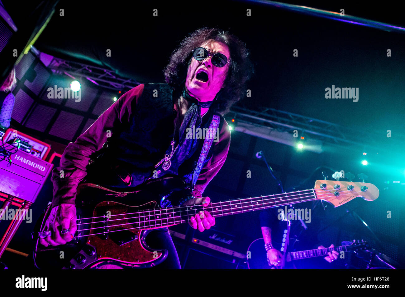 Mailand, Italien. 19. Februar 2017. Glenn Hughes tritt bei Serraglio. Hughes ist bekannt für Bass zu spielen und Durchführung Gesang für Funk Rock Pioniere Trapez, die MK III und IV-Aufstellungen von Deep Purple. Bildnachweis: Mairo Cinquetti/Pacific Press/Alamy Live-Nachrichten Stockfoto