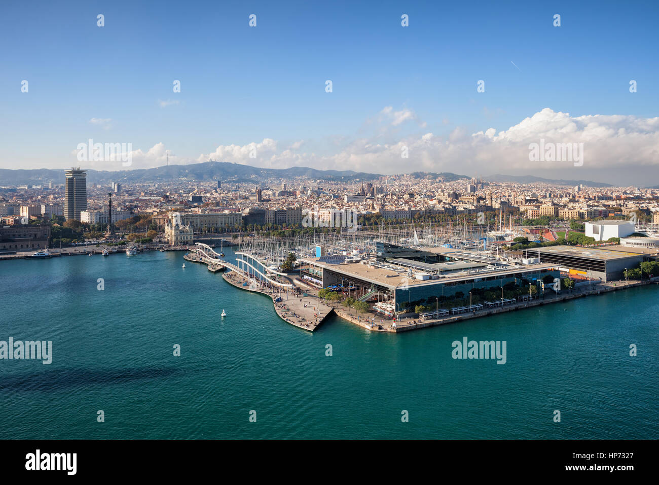 Barcelona Stadtbild, Luftaufnahme vom Meer über Port Vell und die Stadt, die Hauptstadt von Katalonien, Spanien, Europa Stockfoto