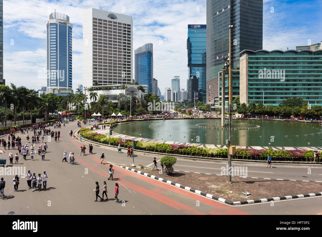 JAKARTA, Indonesien - 25. September 2016: Menschen genießen den autofreien Tag, was, jeden Sonntag Morgen auf der Sudirman Avenue im Herzen von Ind passiert Stockfoto