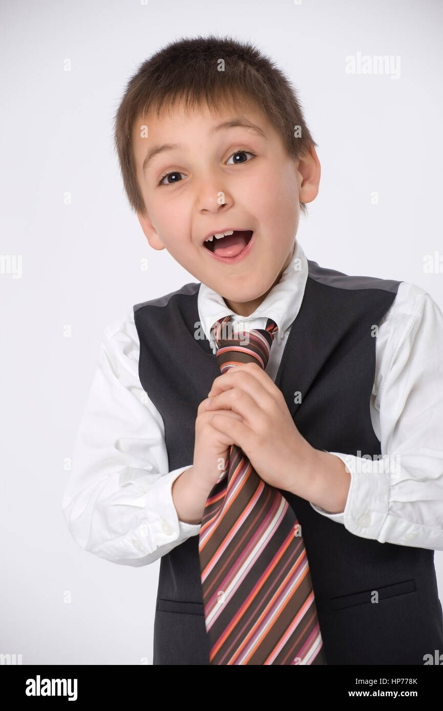 Model Release, Kleiner Junge, 8, Im Businesslook - kleiner Junge im businesslook Stockfoto