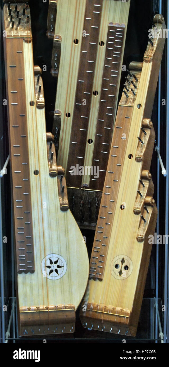 Zhiter oder Citer oder Citera traditionelle ungarische Volksmusik instrument Stockfoto