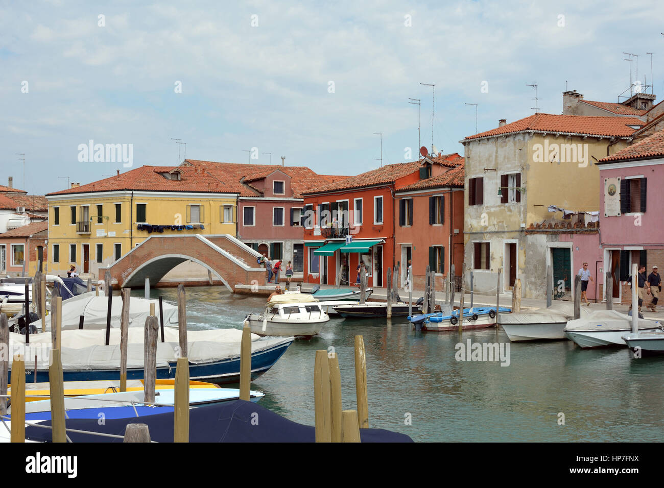 Insel Murano in der Lagune von Venedig mit Blick auf den Canale di San Donato in Italien. Stockfoto