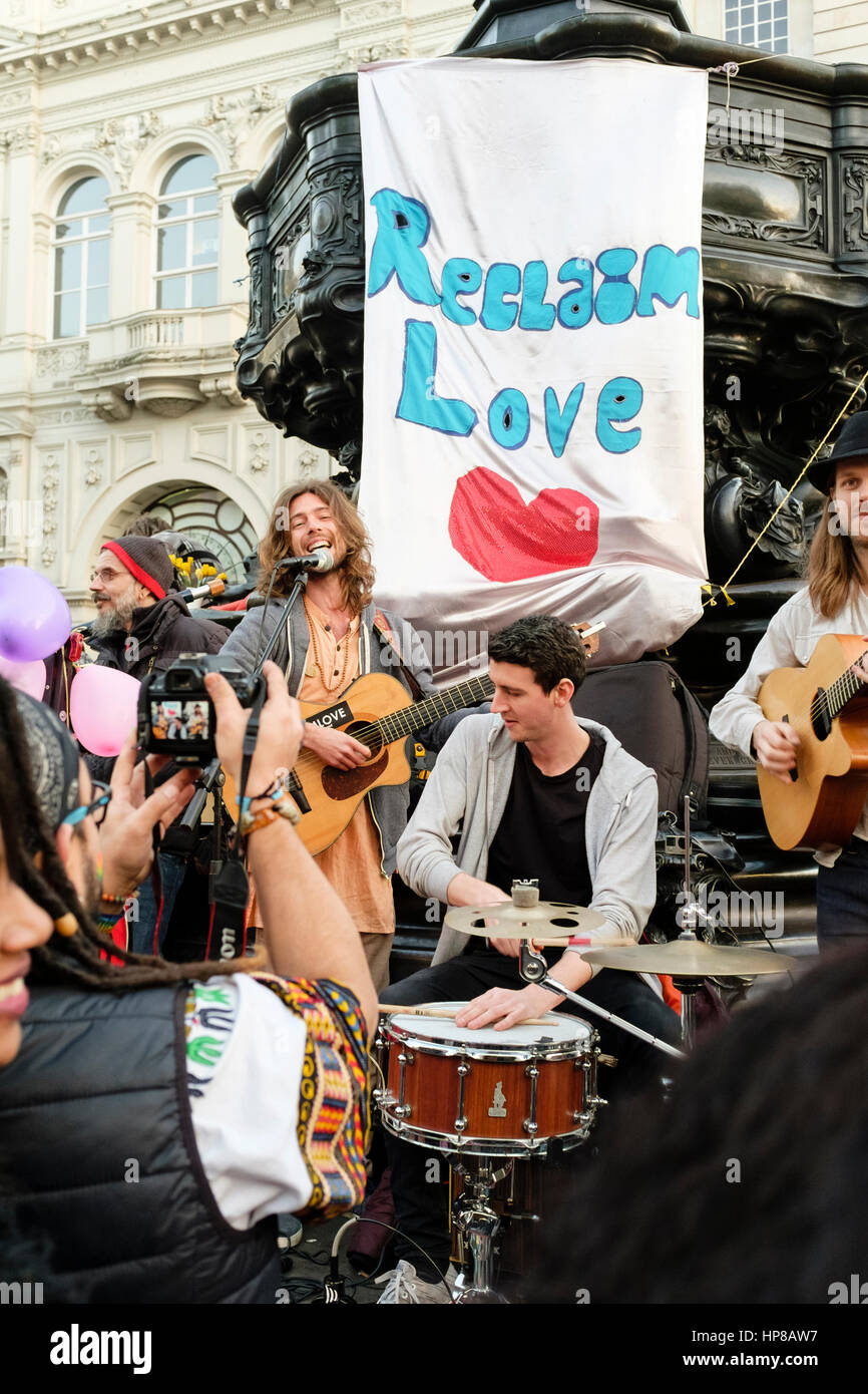 Liebe 2017 Pflaster Partei, Piccadilly Circus, London zurückzugewinnen. Stockfoto