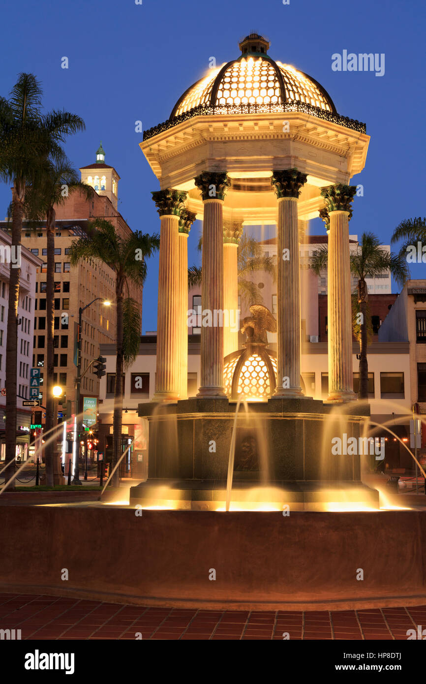 Broadway-Brunnen, Horton PLaza Park, Gaslamp Quarter, San Diego, Kalifornien, USA Stockfoto