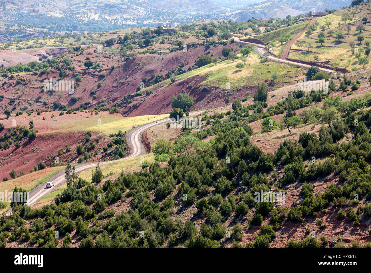Marokko.  Panoramablick in den Mittleren Atlas, in der Nähe von Ouzoud. Stockfoto