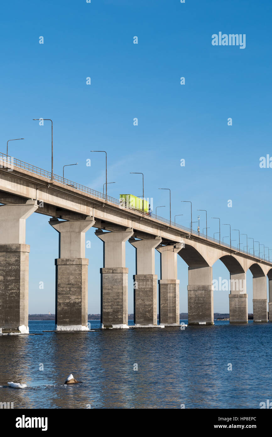 Teil der Öland-Brücke in Schweden. Die Brücke verbindet die Insel Öland mit dem Festland Schweden Stockfoto