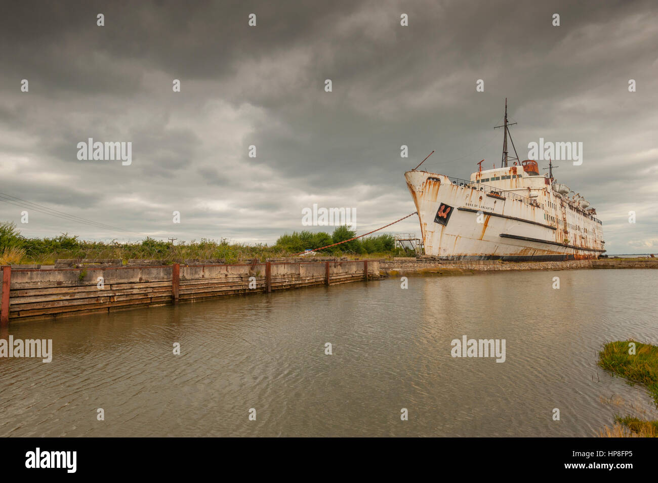 Der Duke of Lancaster, auch bekannt als das Spaß-Schiff angedockt und auf Grund bei Holywell Nord-Wales. Stockfoto