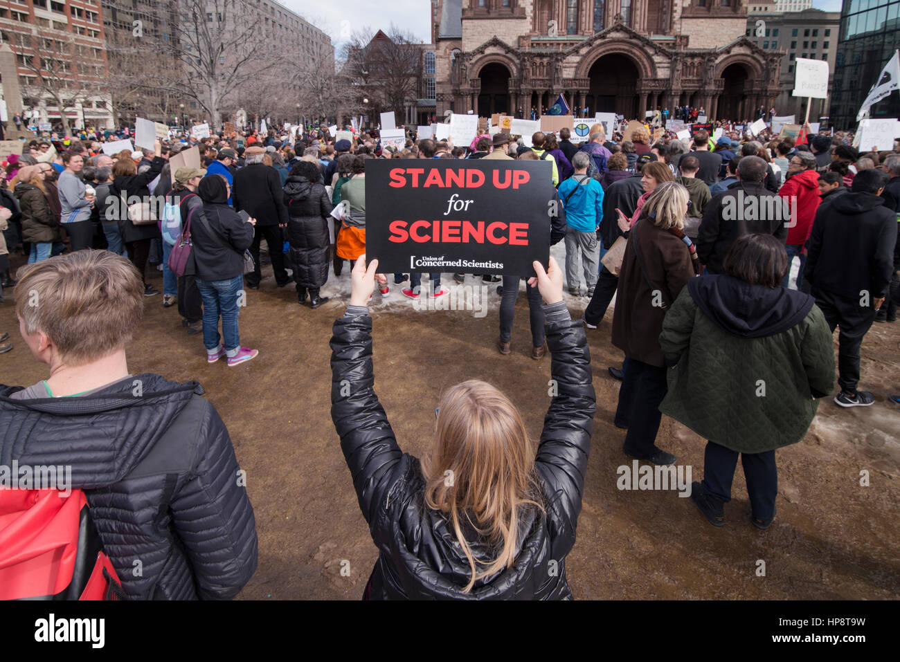 Boston, Massachusetts, USA. 19. Februar 2017.  Mehr als 1.000 Wissenschaftler und Wissenschaft Fürsprecher in Copley Square in Zentral-Boston während der Rallye "Stand Up For Science" versammelt. Bildnachweis: Chuck Nacke/Alamy Live-Nachrichten Stockfoto