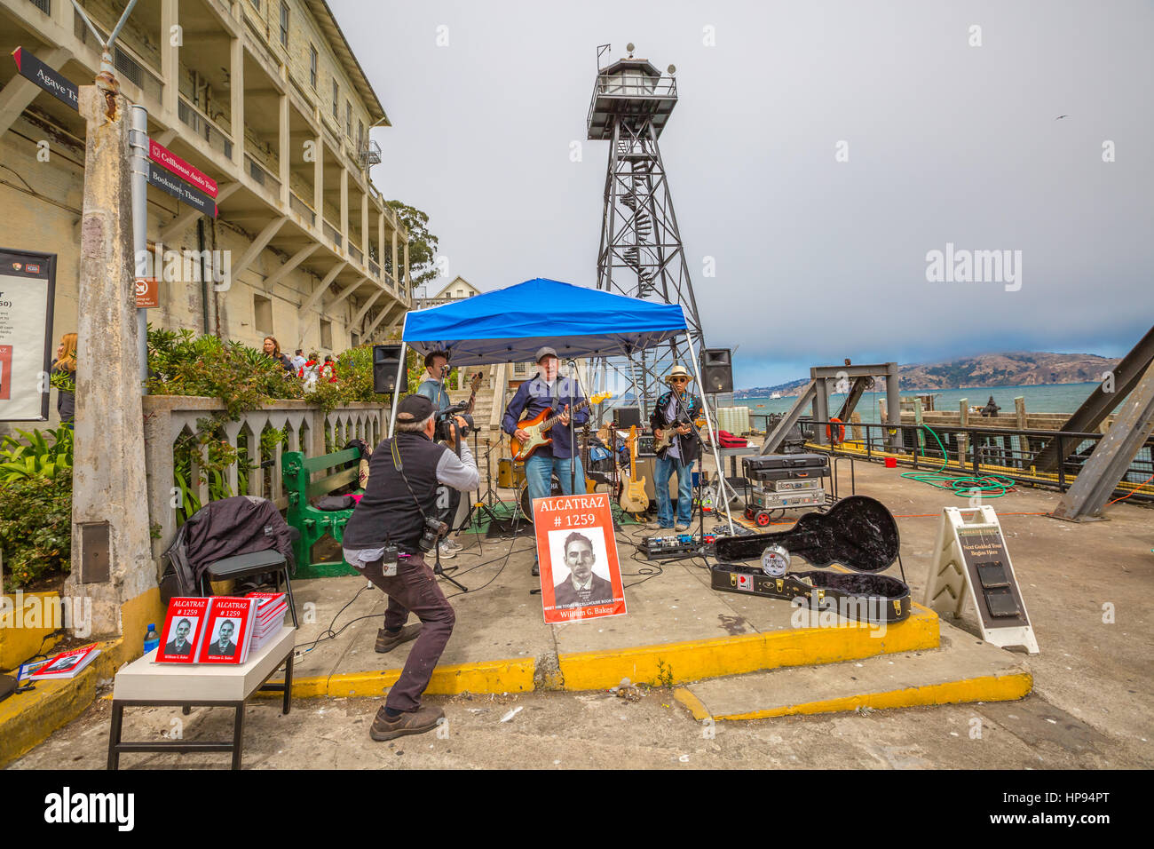 San Francisco, California, Vereinigte Staaten von Amerika - 14. August 2016: Show im Alcatraz Sally Port von William G. Baker, Alcatraz ehemaliger Häftling während der 1950er Jahre. Vollstreckungsbescheid Stockfoto