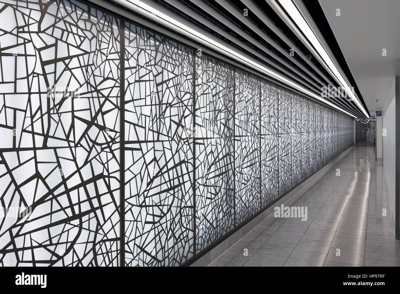 Eine lange modernen abstrakten Stil Korridor in Canary Wharf, London Stockfoto