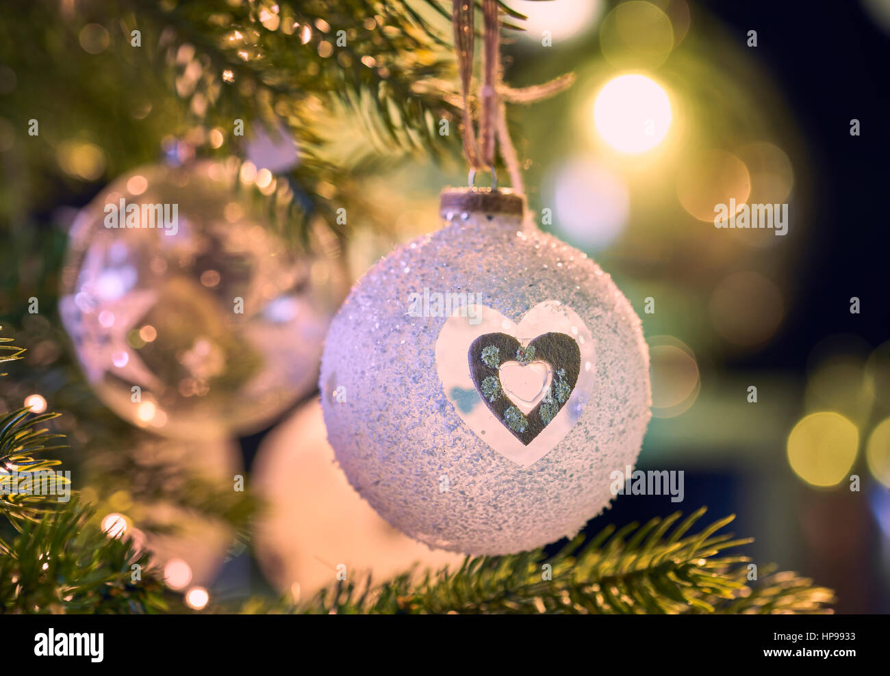 Hand Made Weihnachtskugel mit Herz Stockfoto
