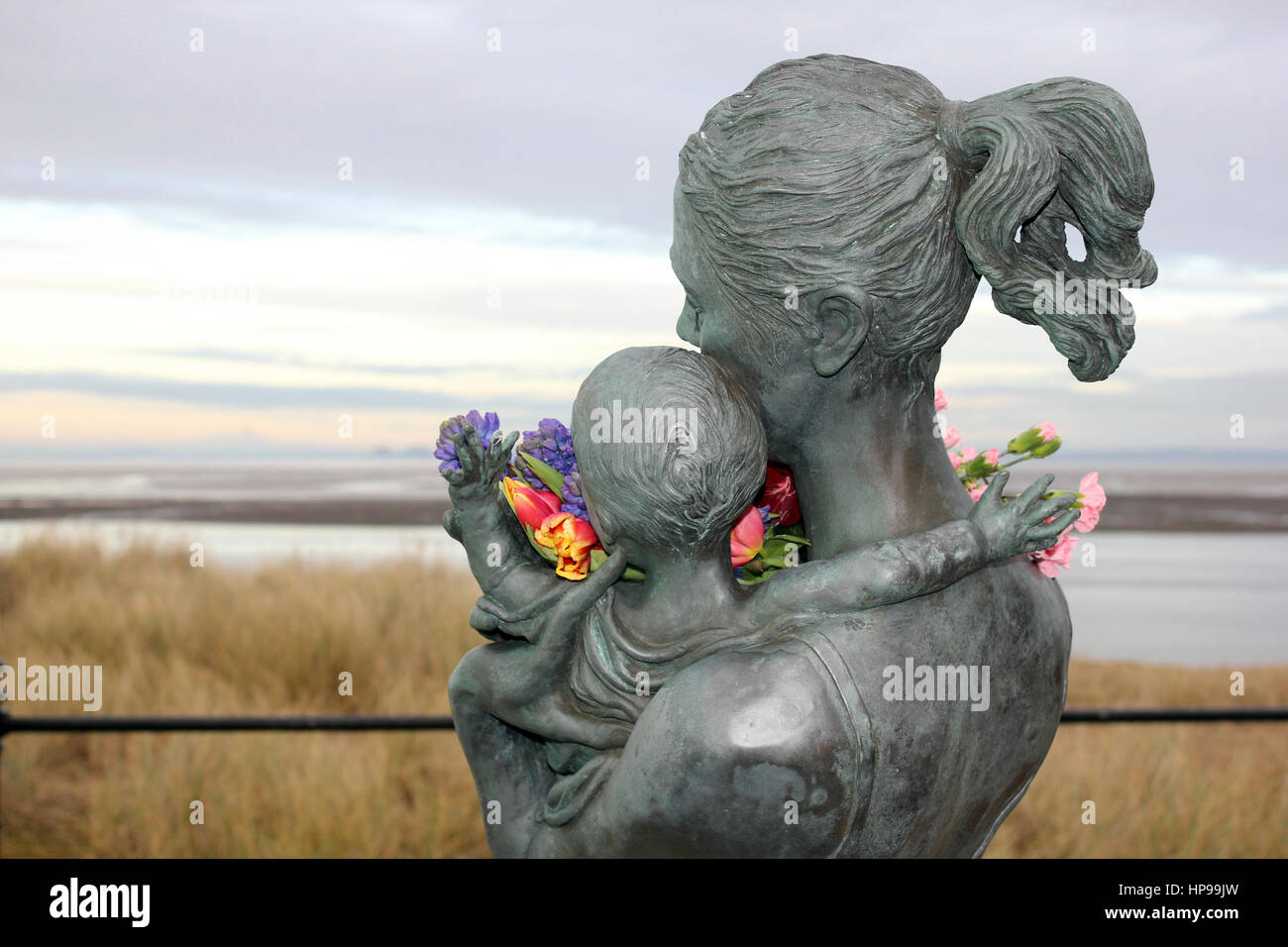 "Willkommen zu Hause" Skulptur von Anita Lafford. Fleetwood, Lancashire, UK Stockfoto