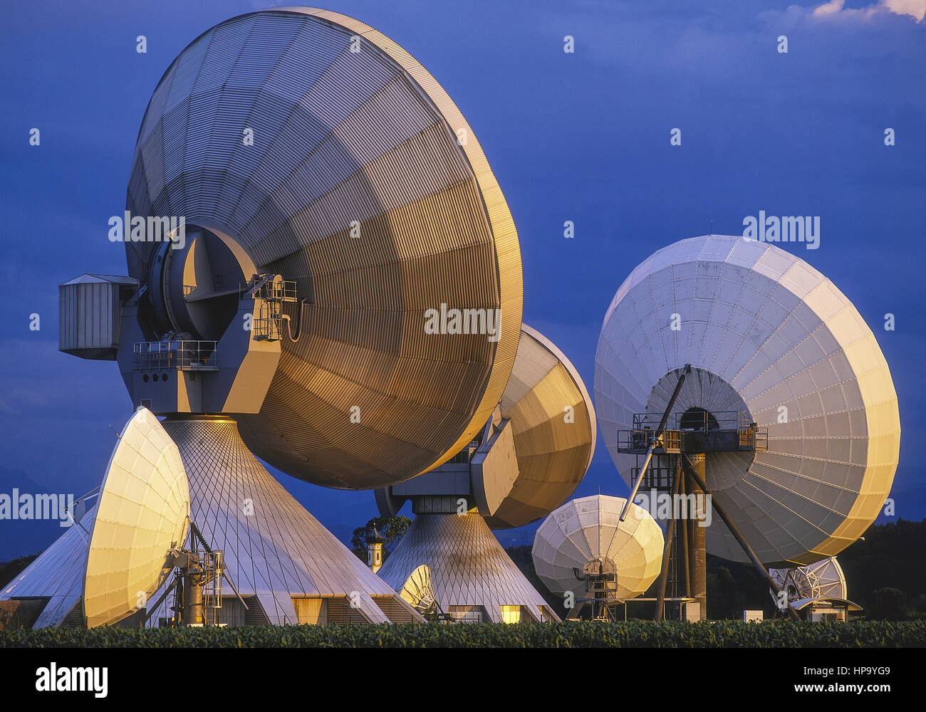 Erdfunkstation raisting am Ammersee, Abendlicht, Bayern, Deutschland Stockfoto