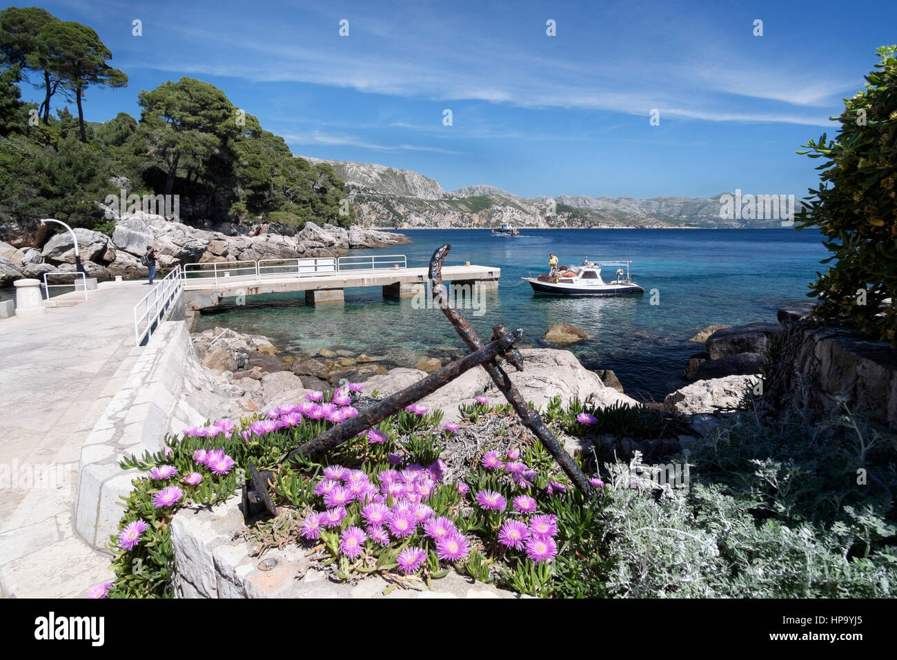 Angelboot/Fischerboot angedockt auf Lokrum Insel, in der Nähe von Dubrovnik, Kroatien Stockfoto