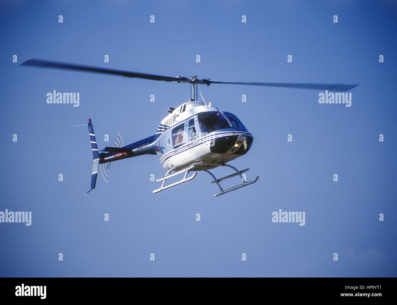 Hubschrauber im Flug Stockfoto