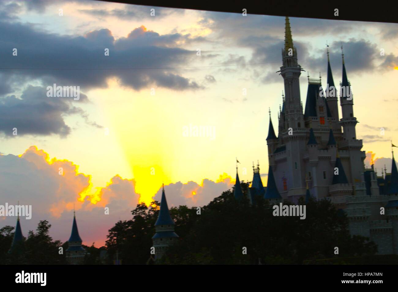 Cinderella Castle bei Sonnenuntergang Stockfoto