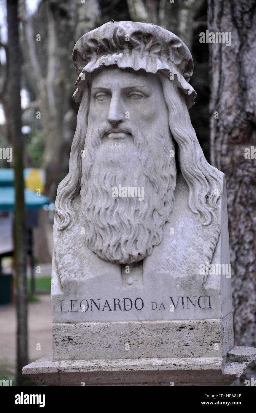 Statue von Leonardo da Vinci in Gärten der Villa Borghese. Rom, Italien Stockfoto