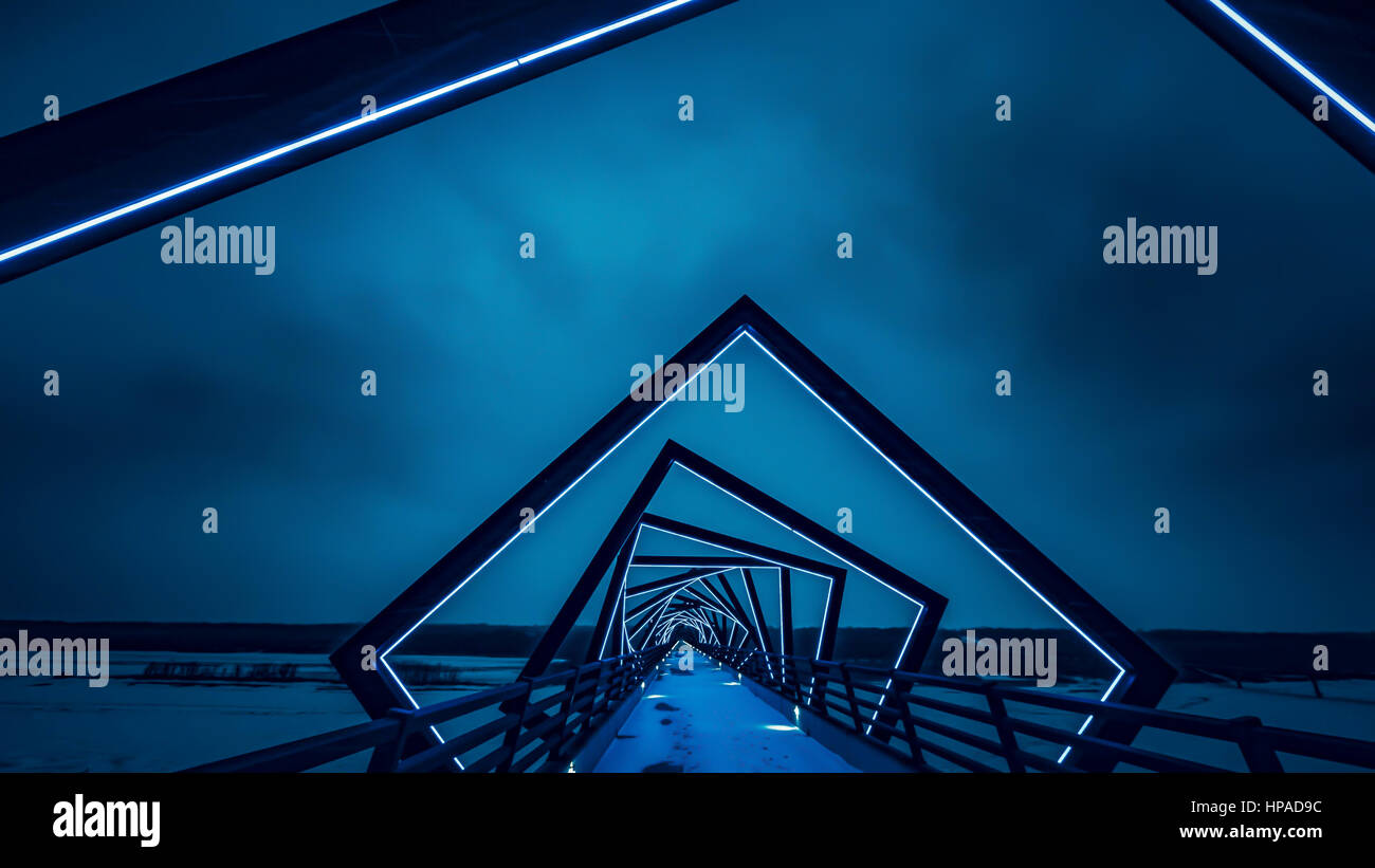 Eine schöne beleuchtete Brücke Stockfoto
