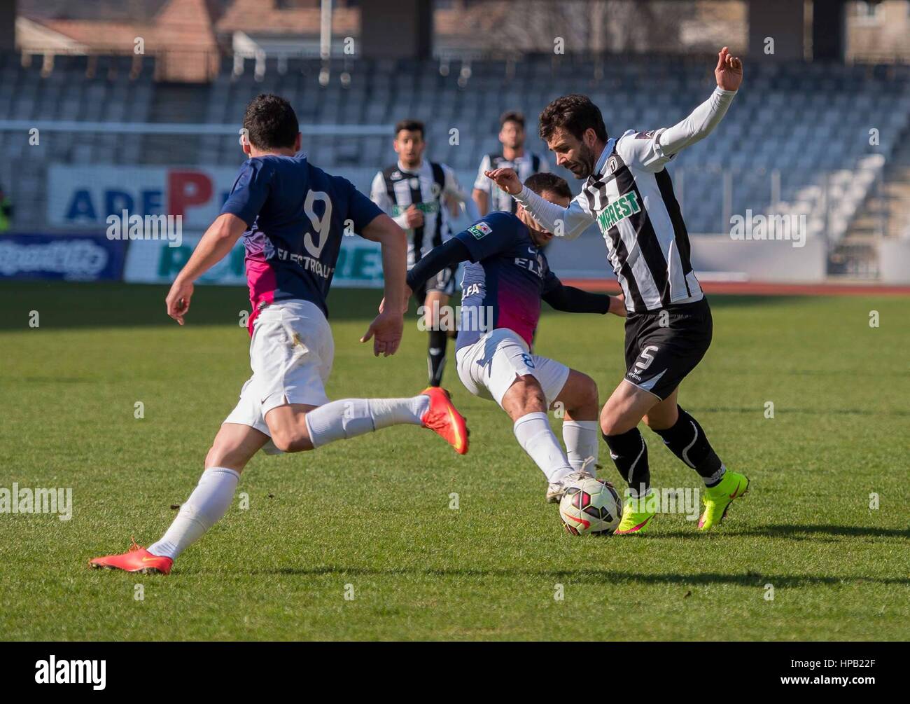 17 Marz 2015 Daniel Martins 5 U Cluj Napoca In Aktion Wahrend Der Rumanien Liga Ich Zwischen Fc Universitatea Cluj Rou Und Fc Botosani Rou Rumanien Rou Cluj Arena Stadium Spiel Foto Cronos Sergiu Poputa