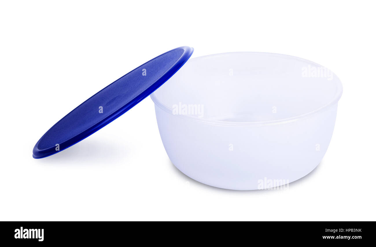 Blaue Plastikschüssel isoliert auf weißem Hintergrund Stockfoto