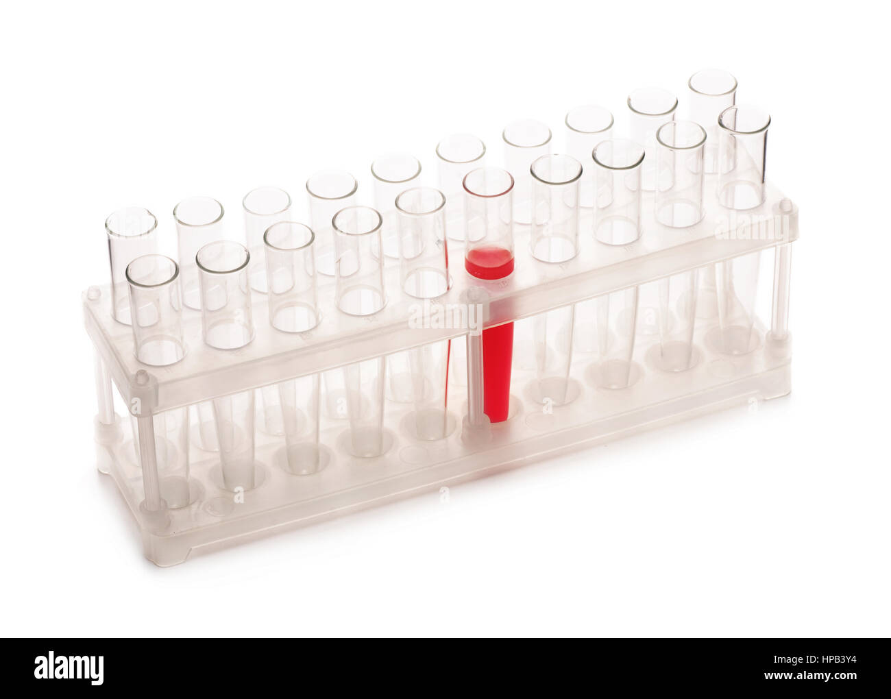 Reagenzgläser Glaswaren im Labor isoliert auf weißem Hintergrund Stockfoto