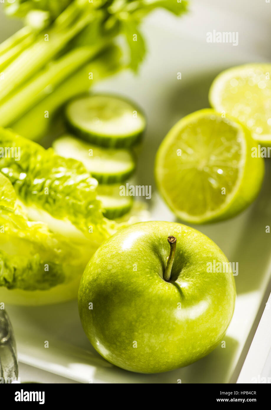 Gruenes Obst, Salat und Gemuese Stockfoto