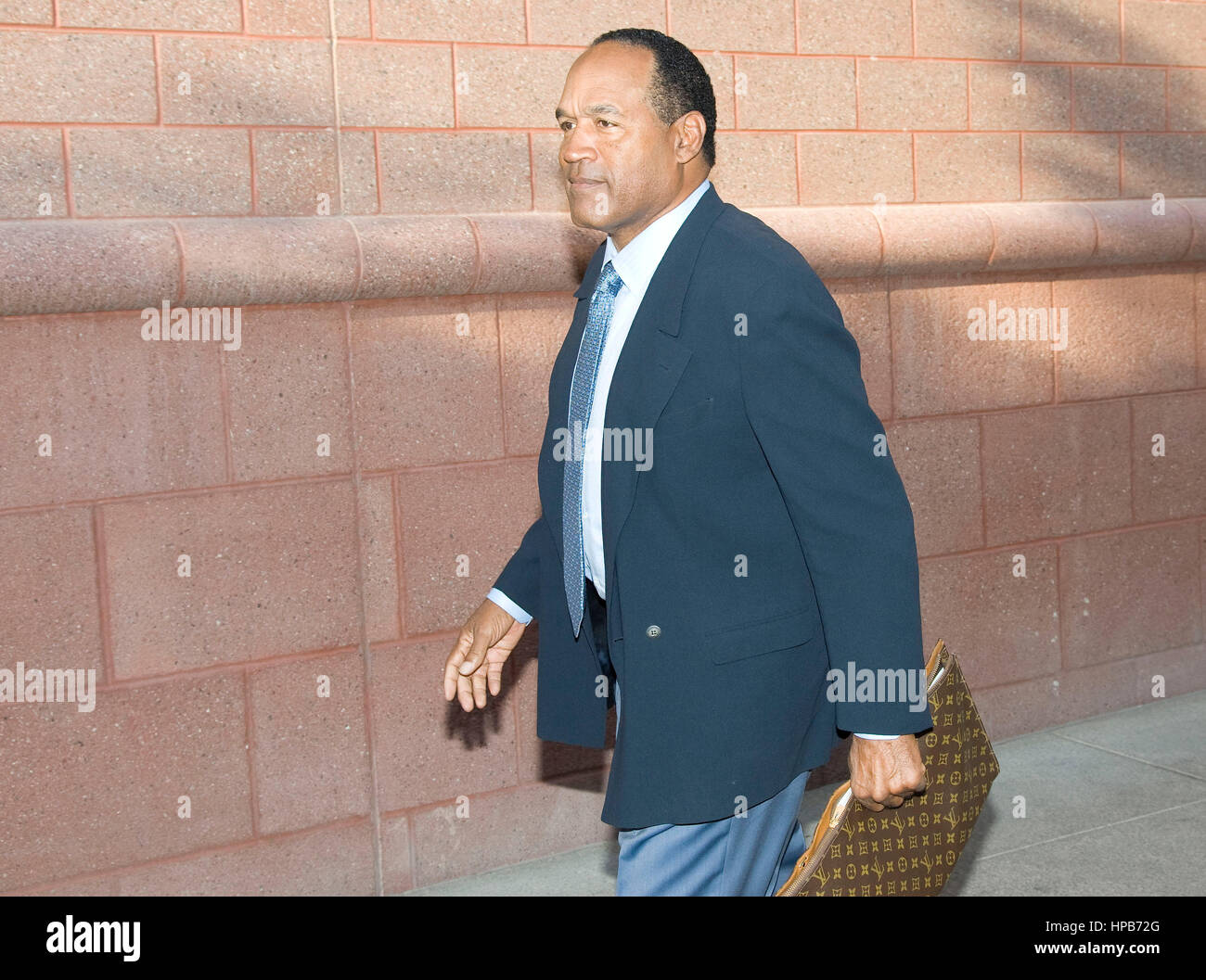 O.J. Simpson kommt im Clark County Regional Justice Center Gebäude in Las Vegas, NV am Donnerstag, 18. September 2008. Bildnachweis: Francis Specker Stockfoto