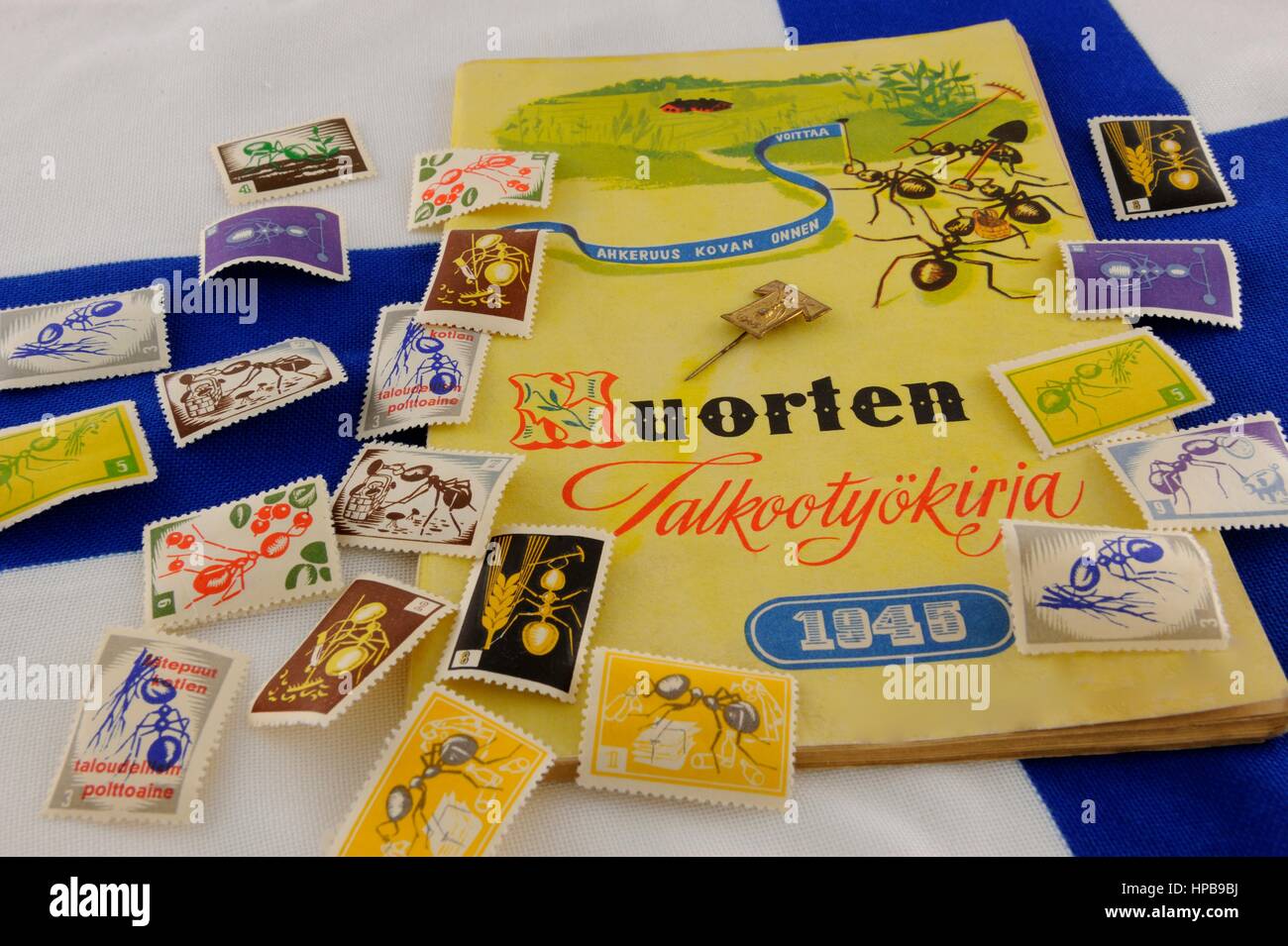 Die Schulverwaltung sollen Kinder Freiwilligenarbeit auf dem gehen im Laufe des Jahres haben 1945.The Kinder zur Teilnahme an "Freiwilligenarbeit", whi Stockfoto