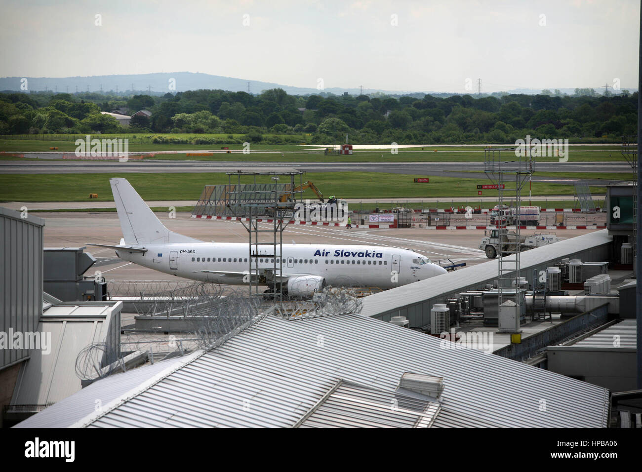 Die Luft Slowakei Flug Manchester United-Fans tragen geerdet Manchester Airport wegen nicht gelöscht werden, um in Russland zu landen. Foto: Chris Bull Stockfoto