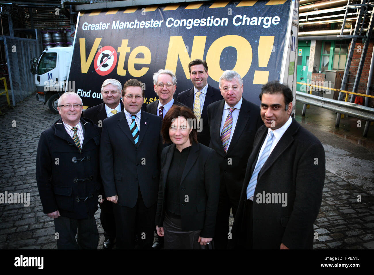 Cross-Party-Support für die Abstimmung nicht zu den Staus ist kostenlos an Hydes Brauerei Manchester gezeigt. Stockfoto