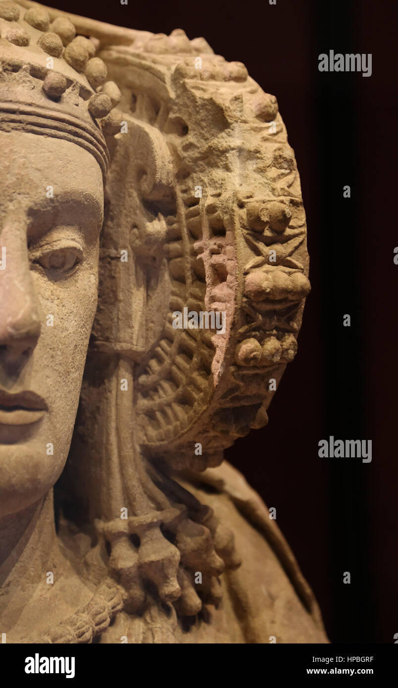 Dame von Elche. Begräbnis-Urne. 4. Jh.V.Chr. Von l'Alcudia. Iberische Skulptur. Frau trägt einen komplexen Kopfschmuck und Rad-ähnliche Großspulen. Detail. Stockfoto