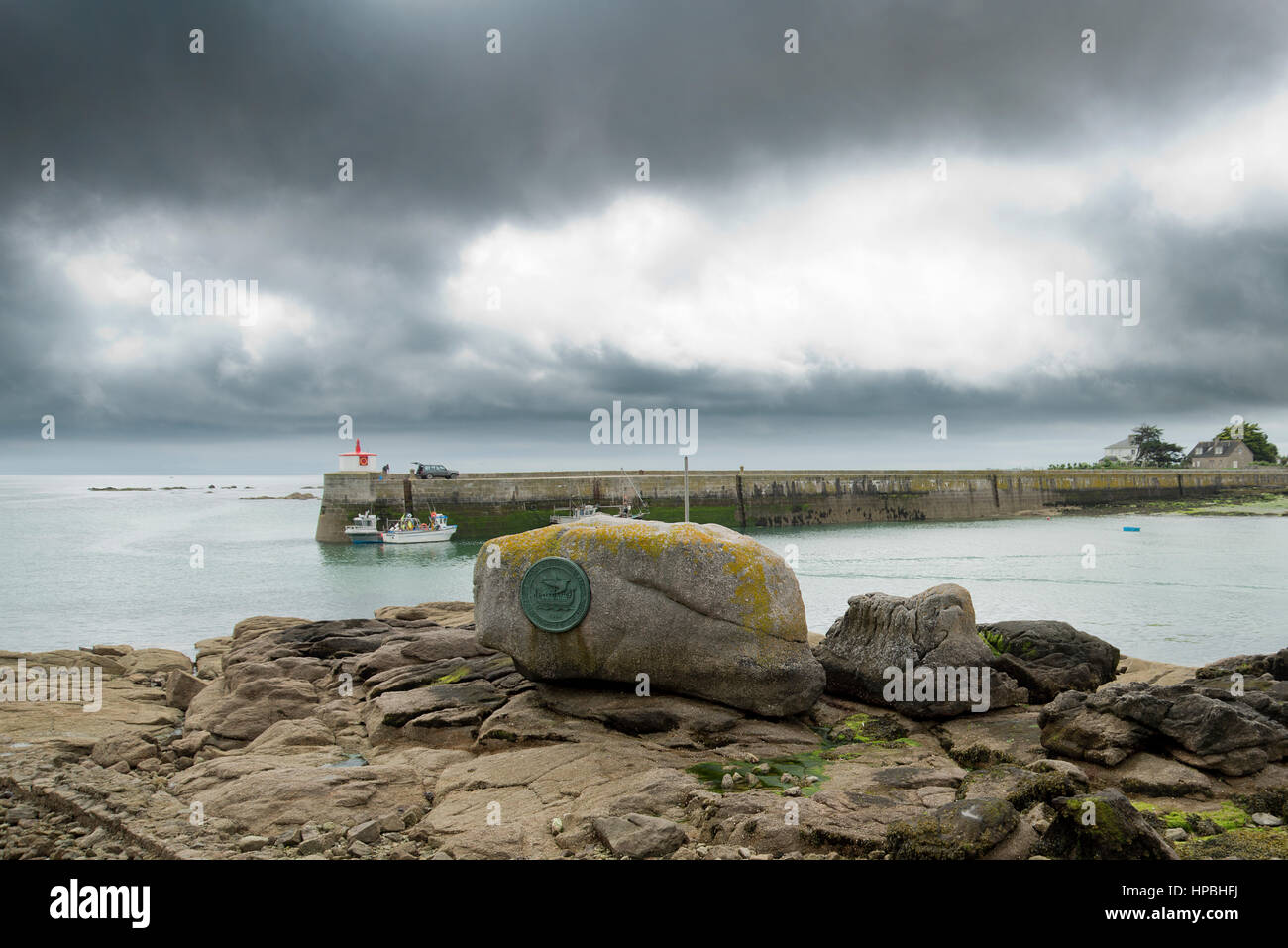 Barfleur Hafen Normandie Frankreich William der Eroberer Schiff der Mora hier gebaut Stockfoto